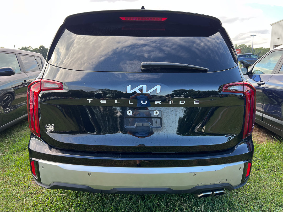 Used 2024 Kia Telluride S w/ S Sunroof Package FWD image 3