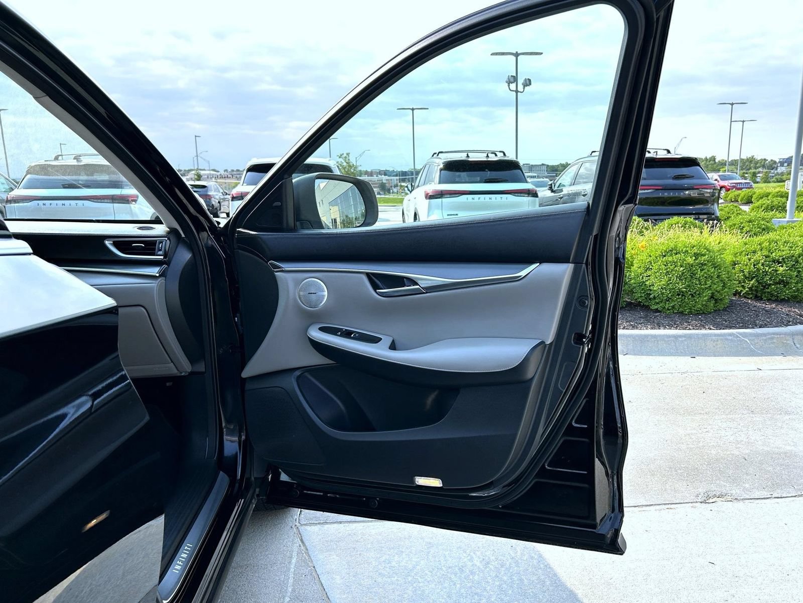 Certified 2025 INFINITI QX50 Luxe AWD/4WD image 16