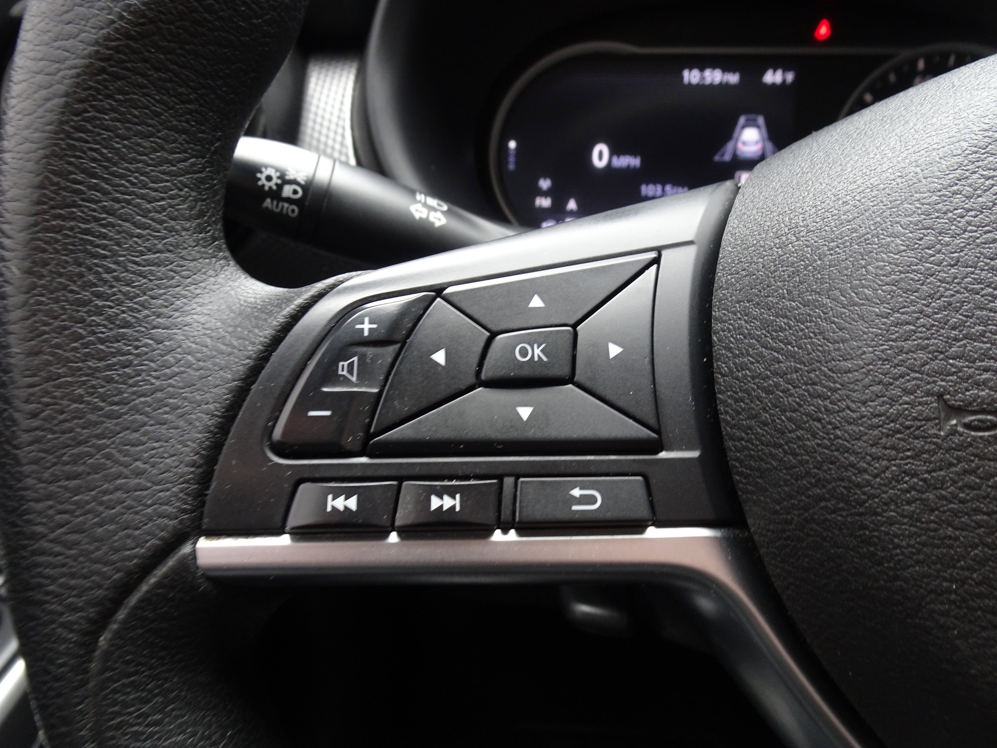 Used 2020 Nissan Kicks SV image 22