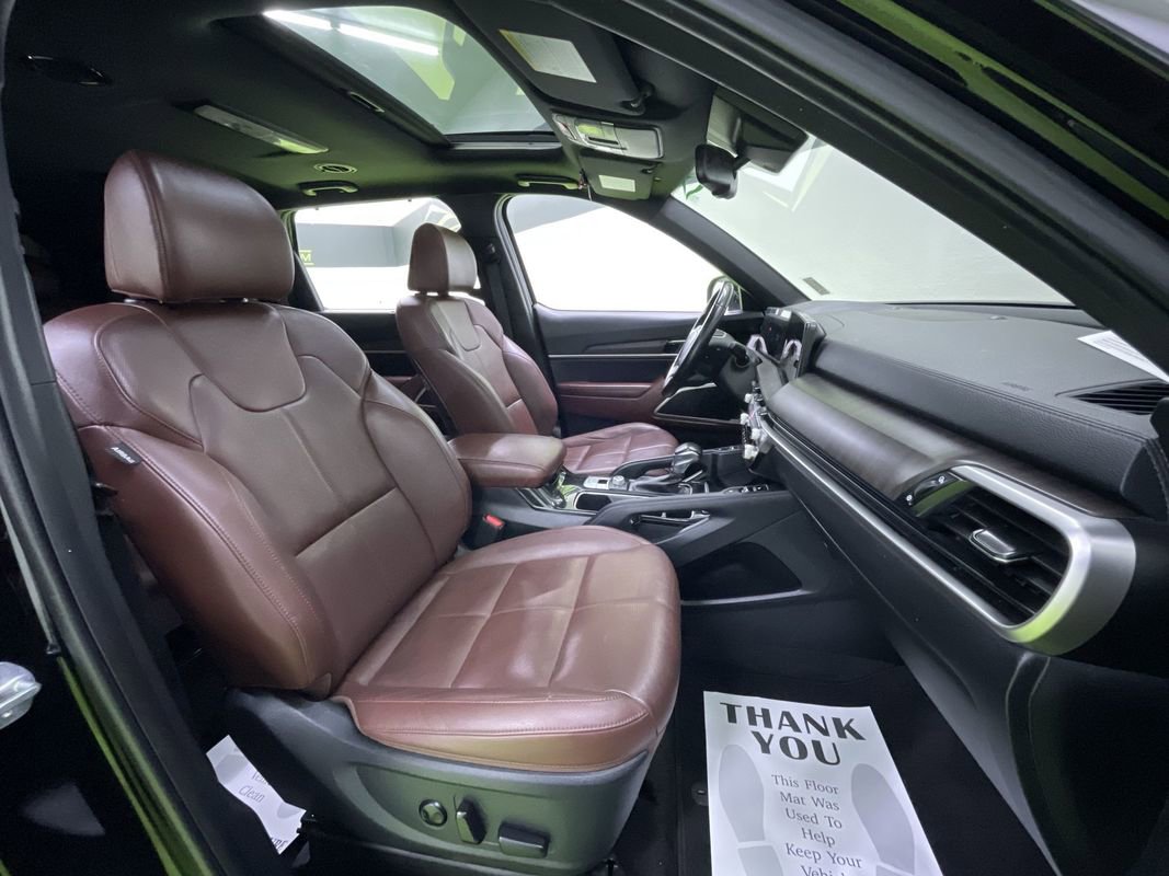 Used 2023 Kia Telluride EX w/ EX Captain's Chair Package image 29
