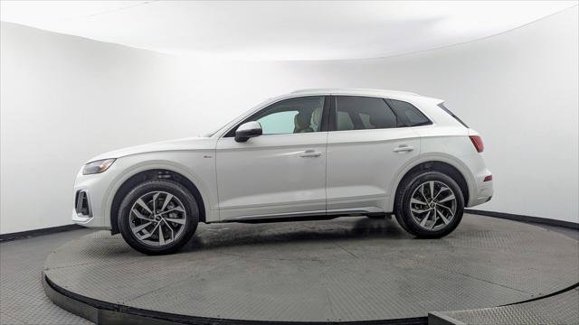 Used 2023 Audi Q5 2.0T Premium Plus w/ Premium Plus Package AWD/4WD image 3