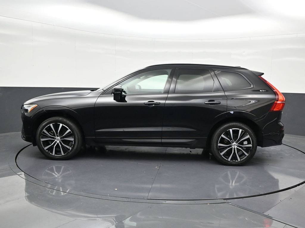 Used 2024 Volvo XC60 B5 Plus image 2