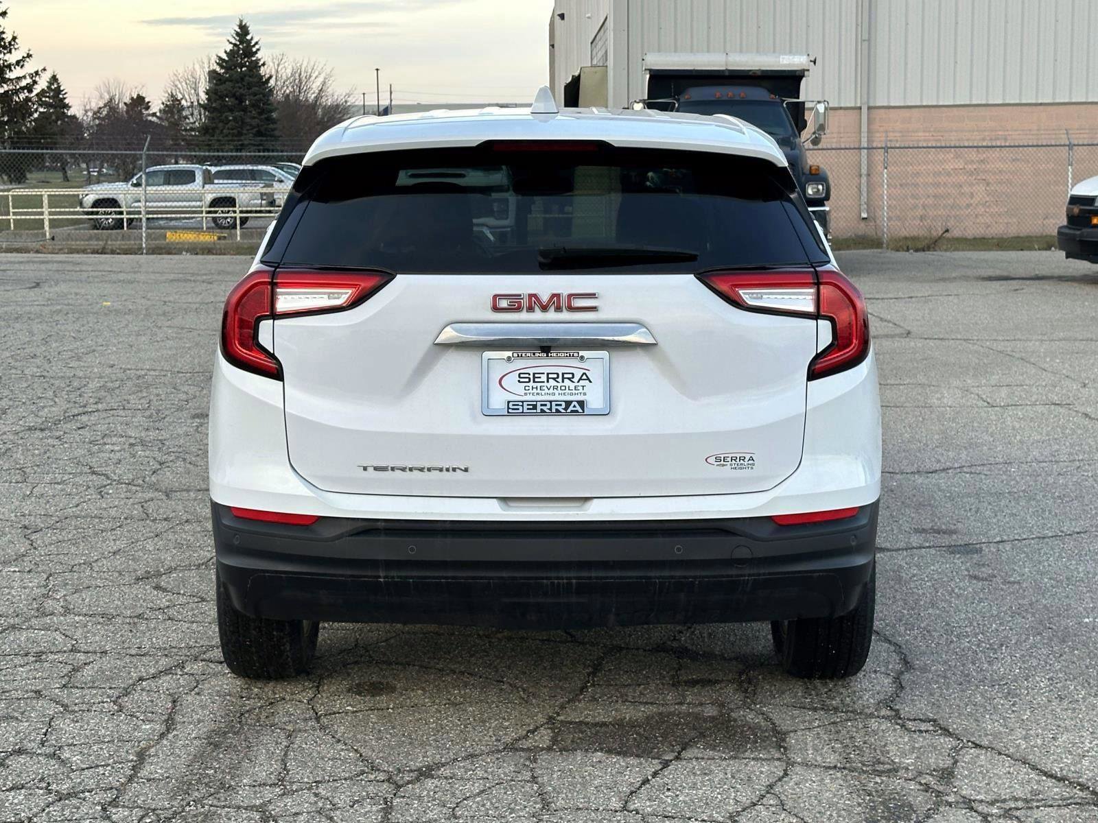 Certified 2023 GMC Terrain SLE image 4