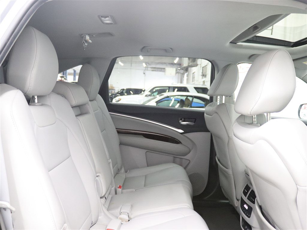 Used 2019 Acura MDX SH-AWD image 16
