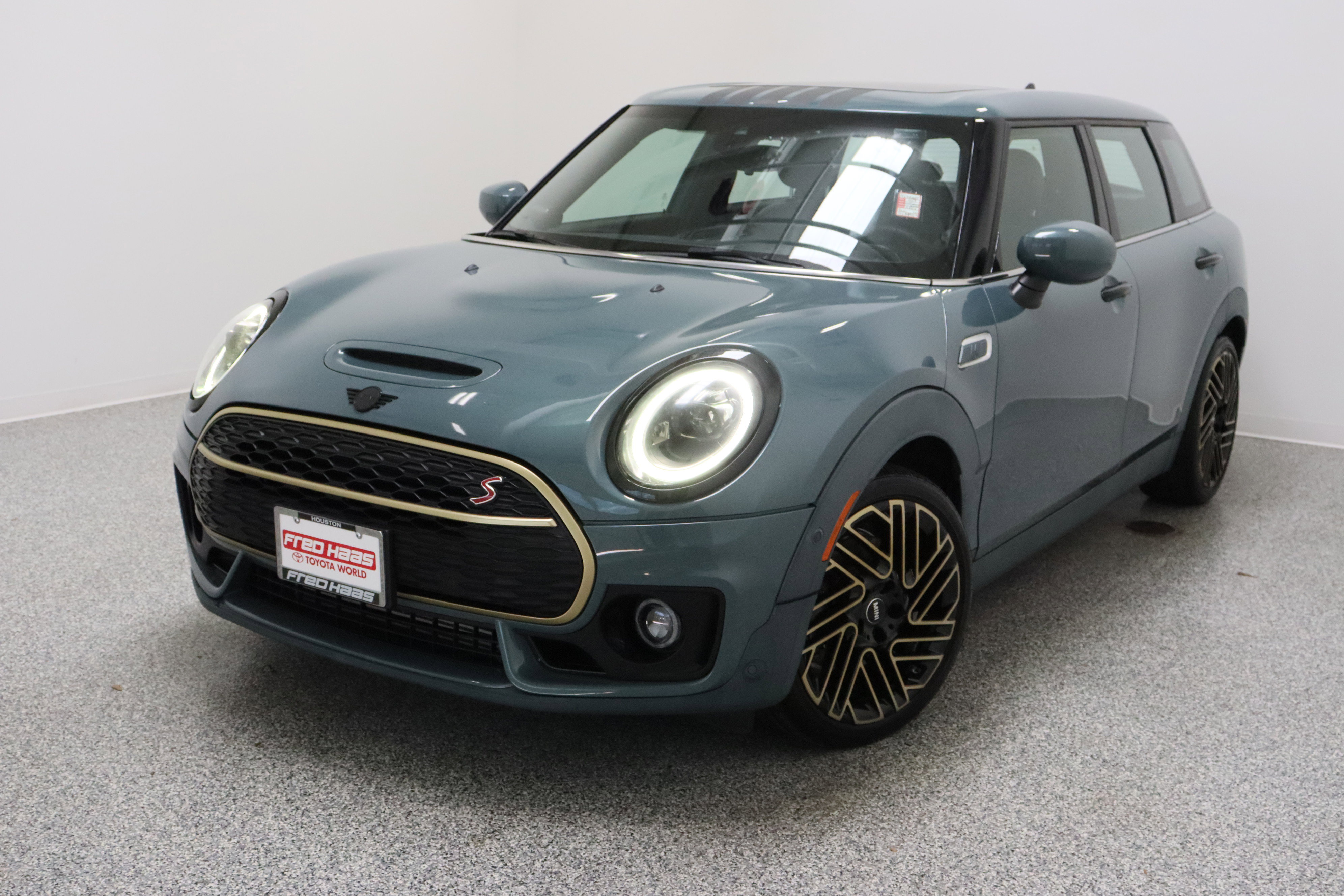Used 2023 MINI Cooper Clubman S w/ MINI Untold Edition FWD image 2
