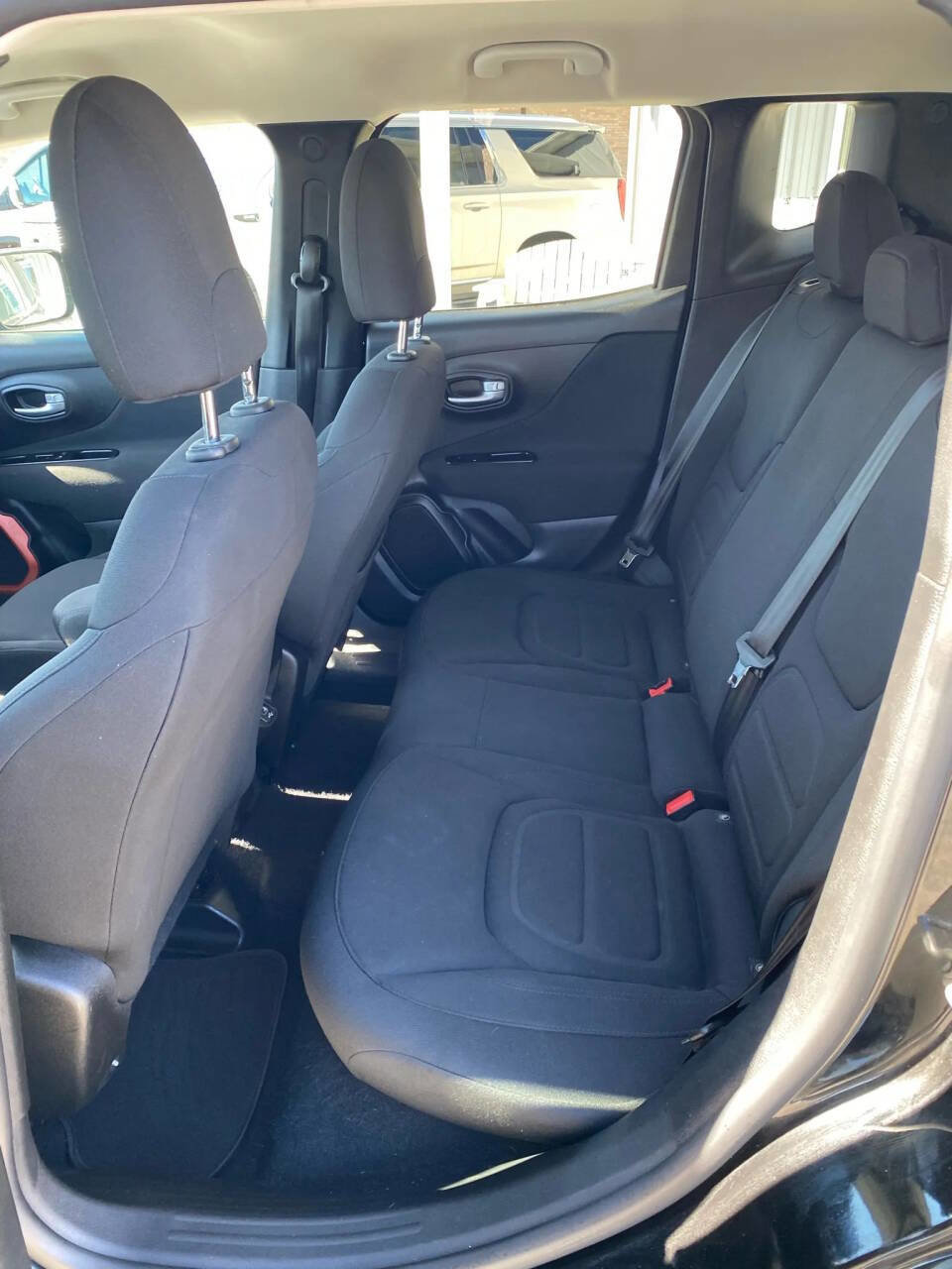 Used 2020 Jeep Renegade Latitude image 23