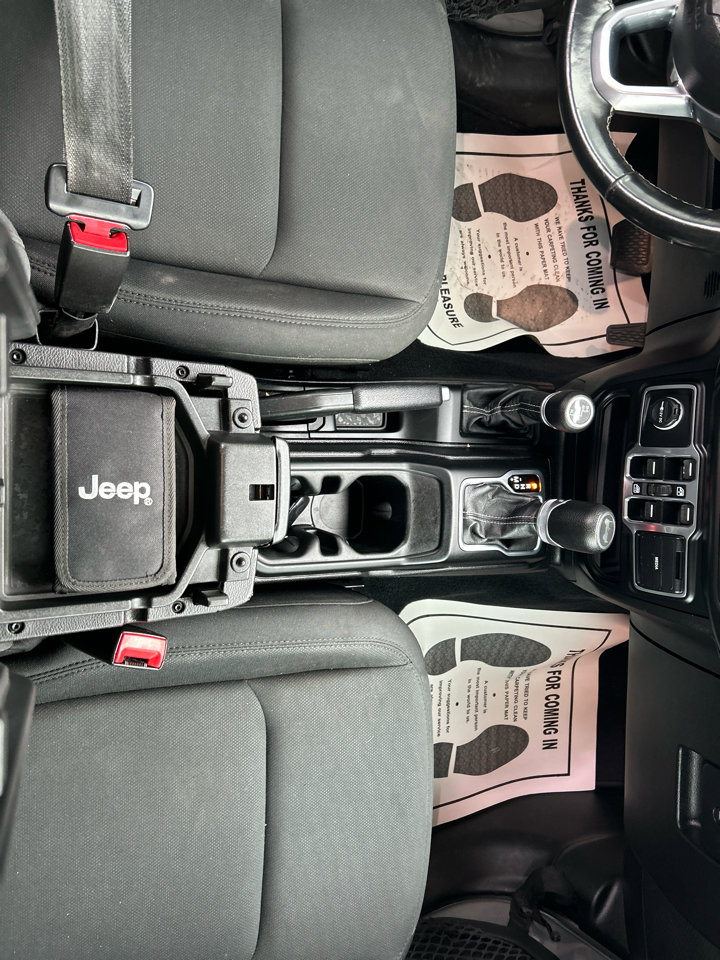 Used 2020 Jeep Wrangler Unlimited Sahara image 13