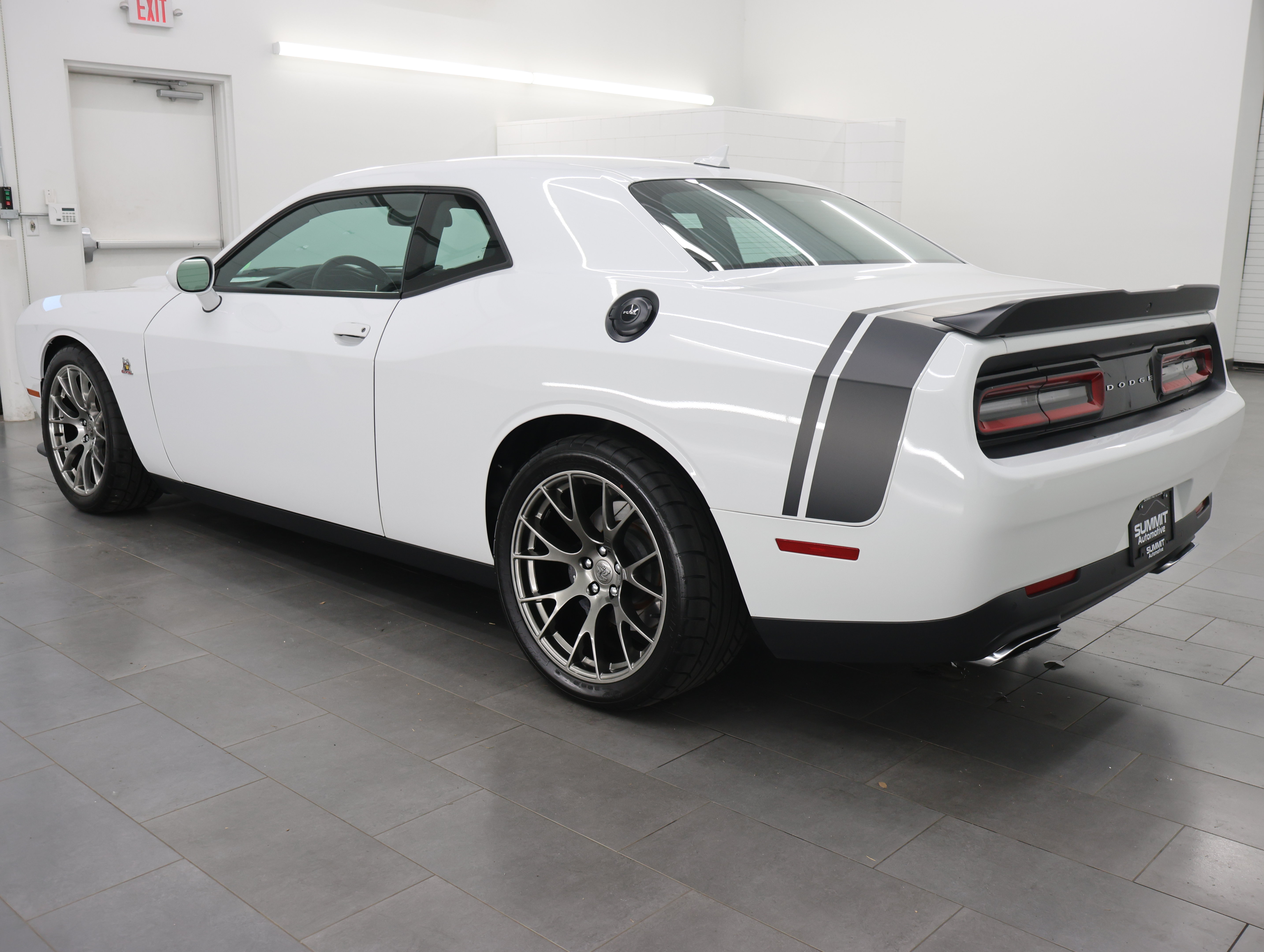 Used 2016 Dodge Challenger R/T Scat Pack RWD image 6