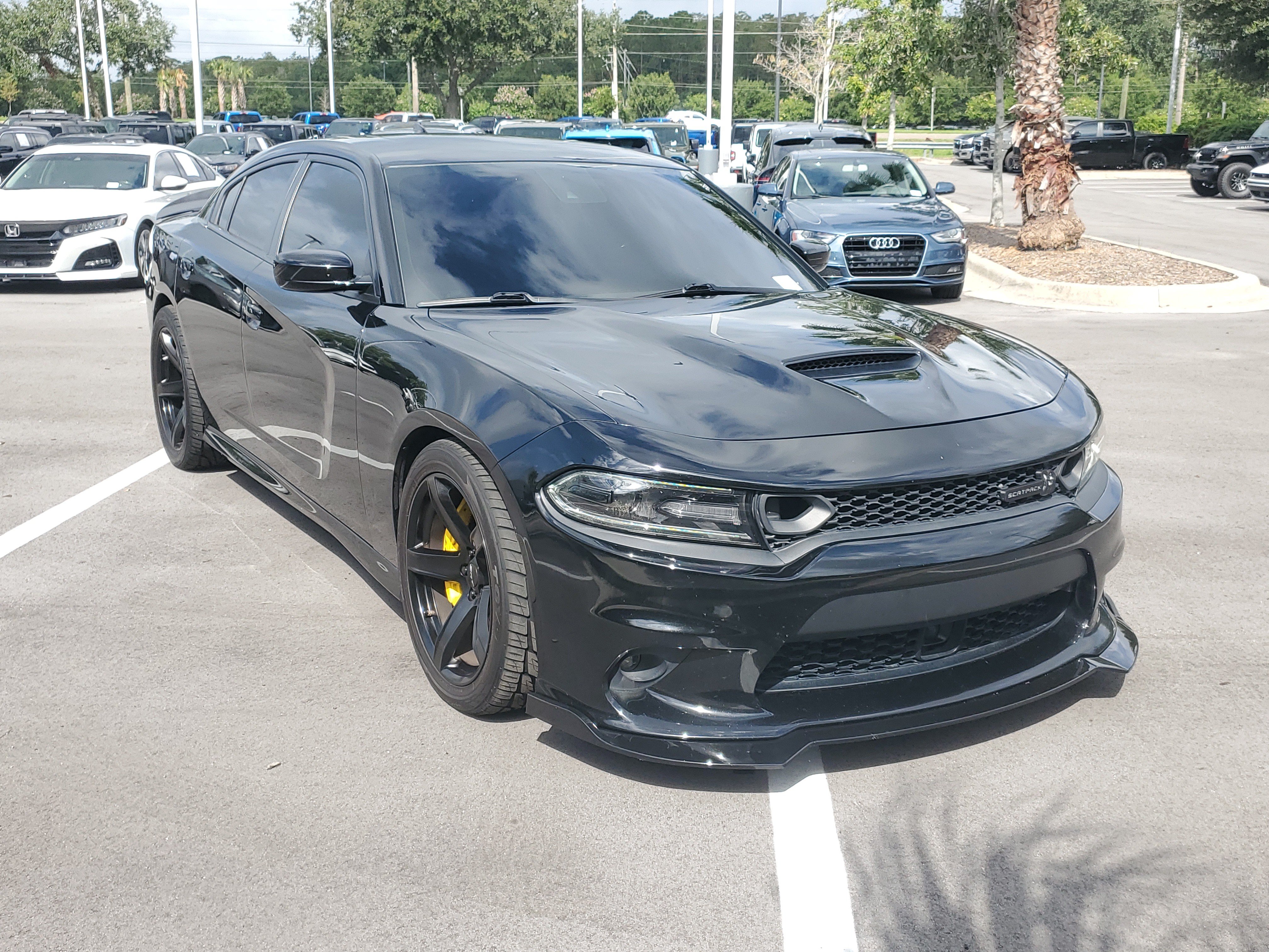 Used 2020 Dodge Charger Scat Pack w/ Dynamics Package RWD image 2