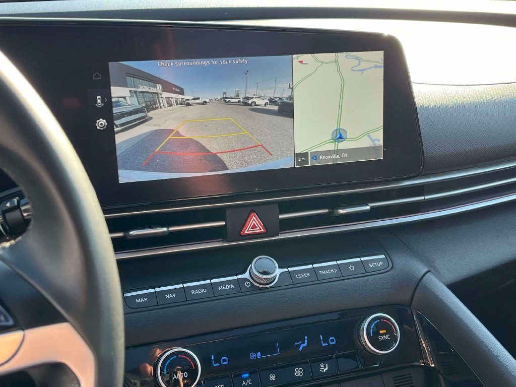 Used 2025 Hyundai Elantra SEL FWD image 19