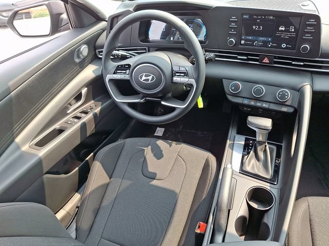New 2026 Hyundai Elantra SE FWD image 9