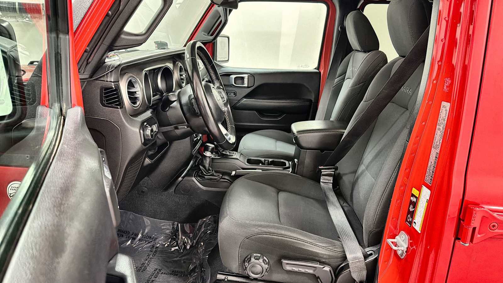 Used 2021 Jeep Wrangler Unlimited Sahara image 13