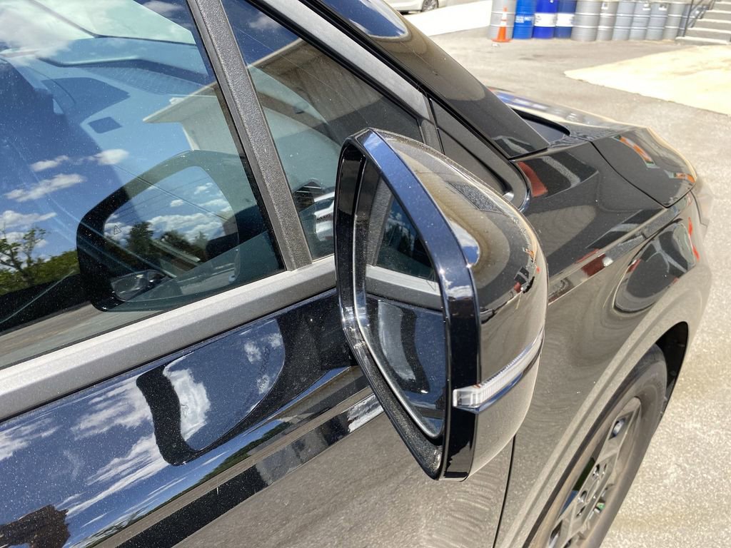 Used 2025 Kia Carnival image 21