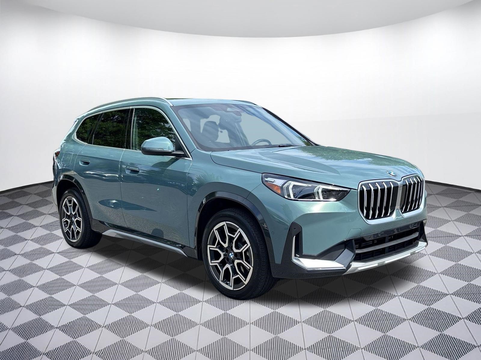 Certified 2025 BMW X1 xDrive28i w/ Convenience Package AWD/4WD image 6