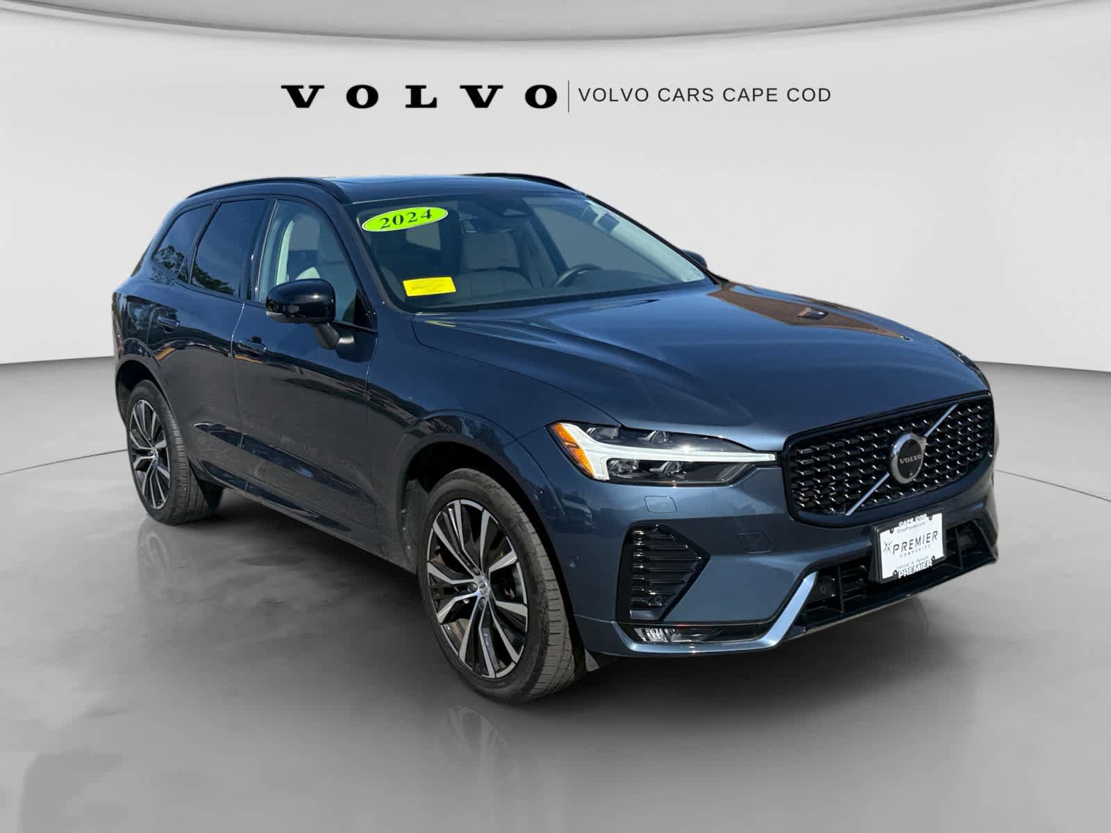Used 2024 Volvo XC60 B5 Plus w/ Climate Package AWD/4WD image 1