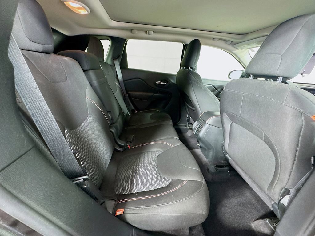 Used 2016 Jeep Cherokee 75th Anniversary image 33