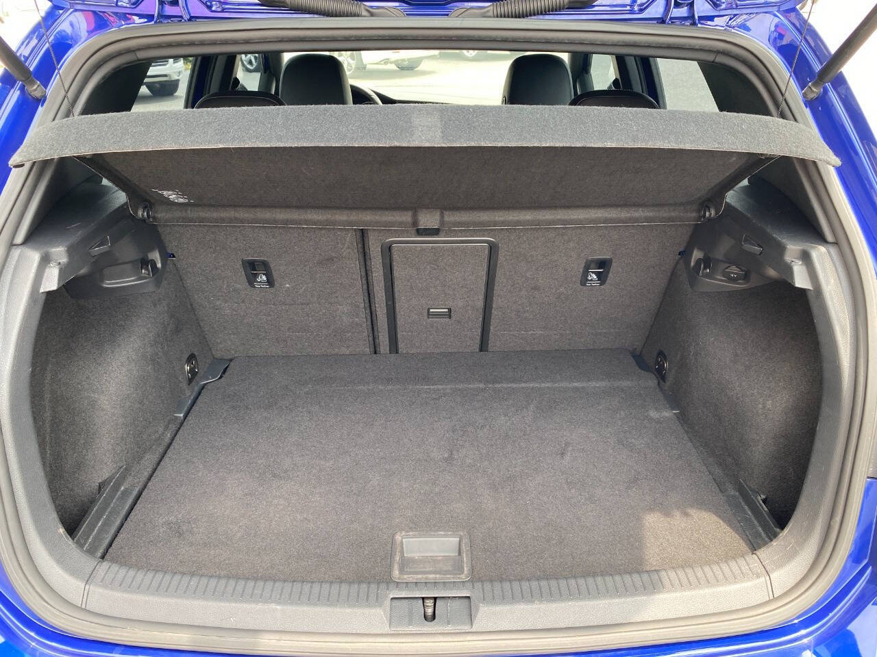Used 2016 Volkswagen Golf 4-Door AWD/4WD image 25