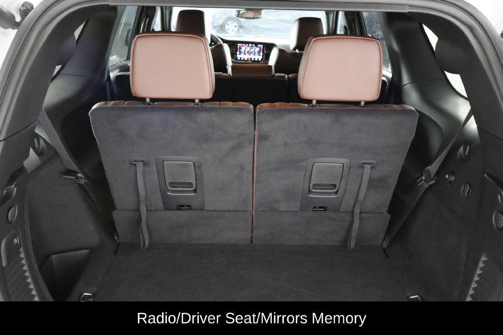 Used 2025 Dodge Durango GT AWD/4WD image 11