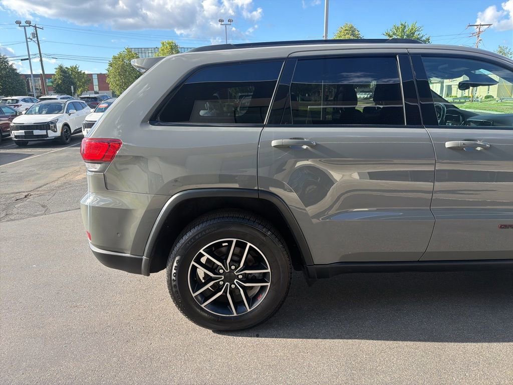 Used 2021 Jeep Grand Cherokee Trailhawk w/ Trailhawk Luxury Group AWD/4WD image 7