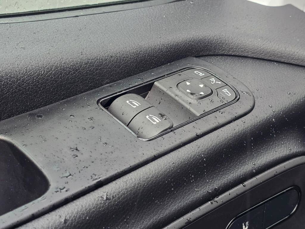 New 2025 Mercedes-Benz eSprinter 170 Cargo image 30