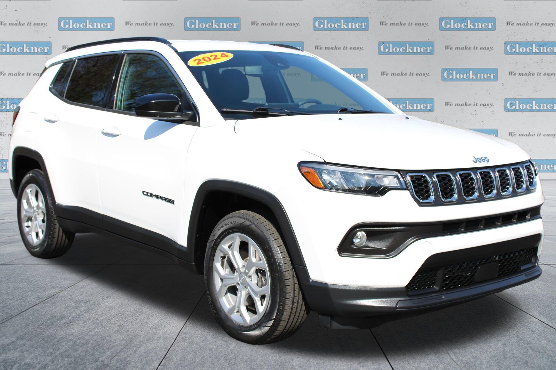Used 2024 Jeep Compass Latitude image 3