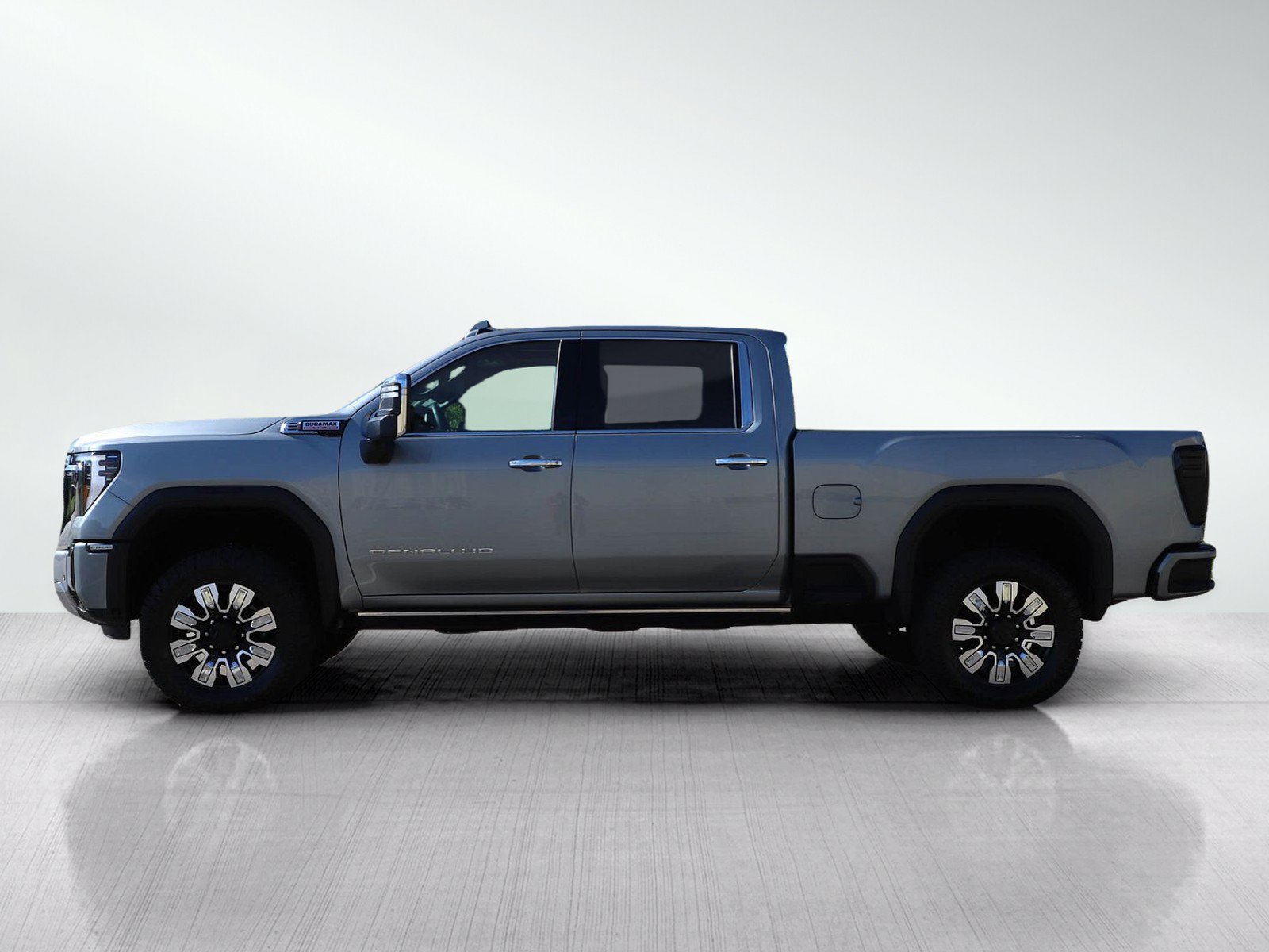 Used 2025 GMC Sierra 2500 Denali w/ Denali Reserve Package AWD/4WD image 2