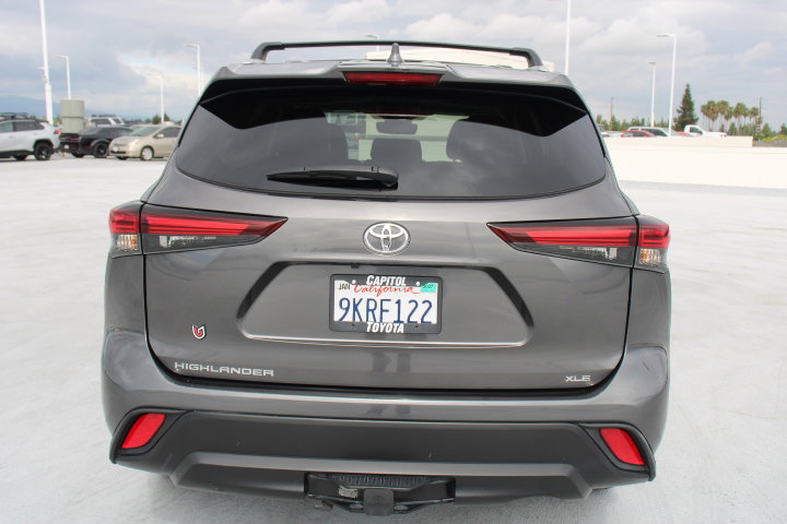 Certified 2024 Toyota Highlander XLE image 4