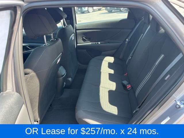 New 2025 Hyundai Elantra SEL image 14