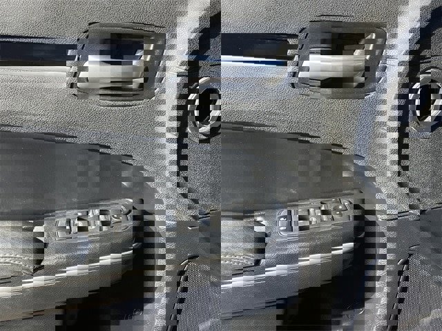 Used 2023 Chrysler 300 Touring w/ Sport Appearance Package image 21