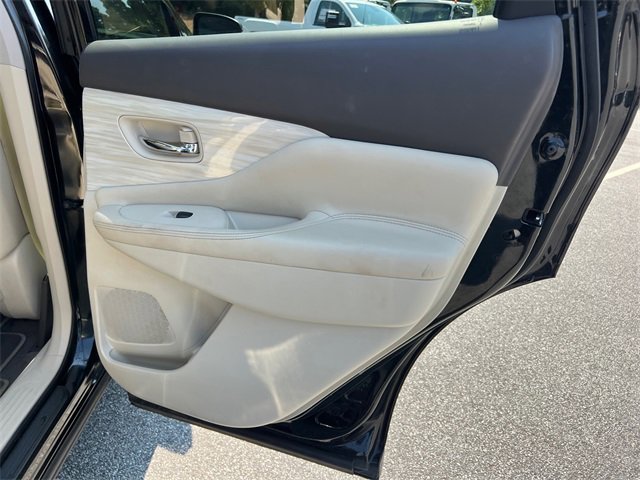 Used 2017 Nissan Murano SL w/ SL Technology Package image 16