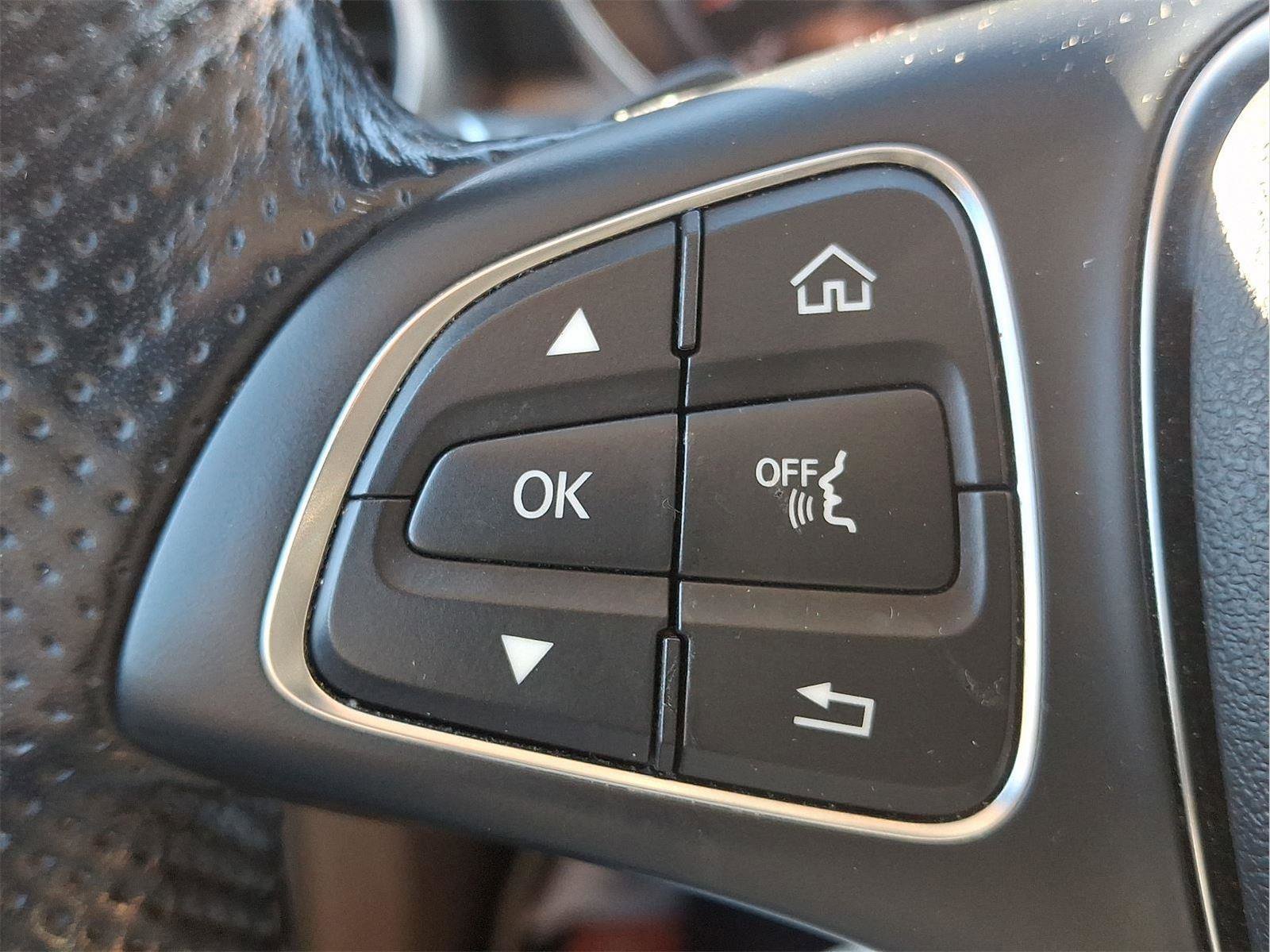 Used 2019 Mercedes-Benz GLC 300 4MATIC image 22