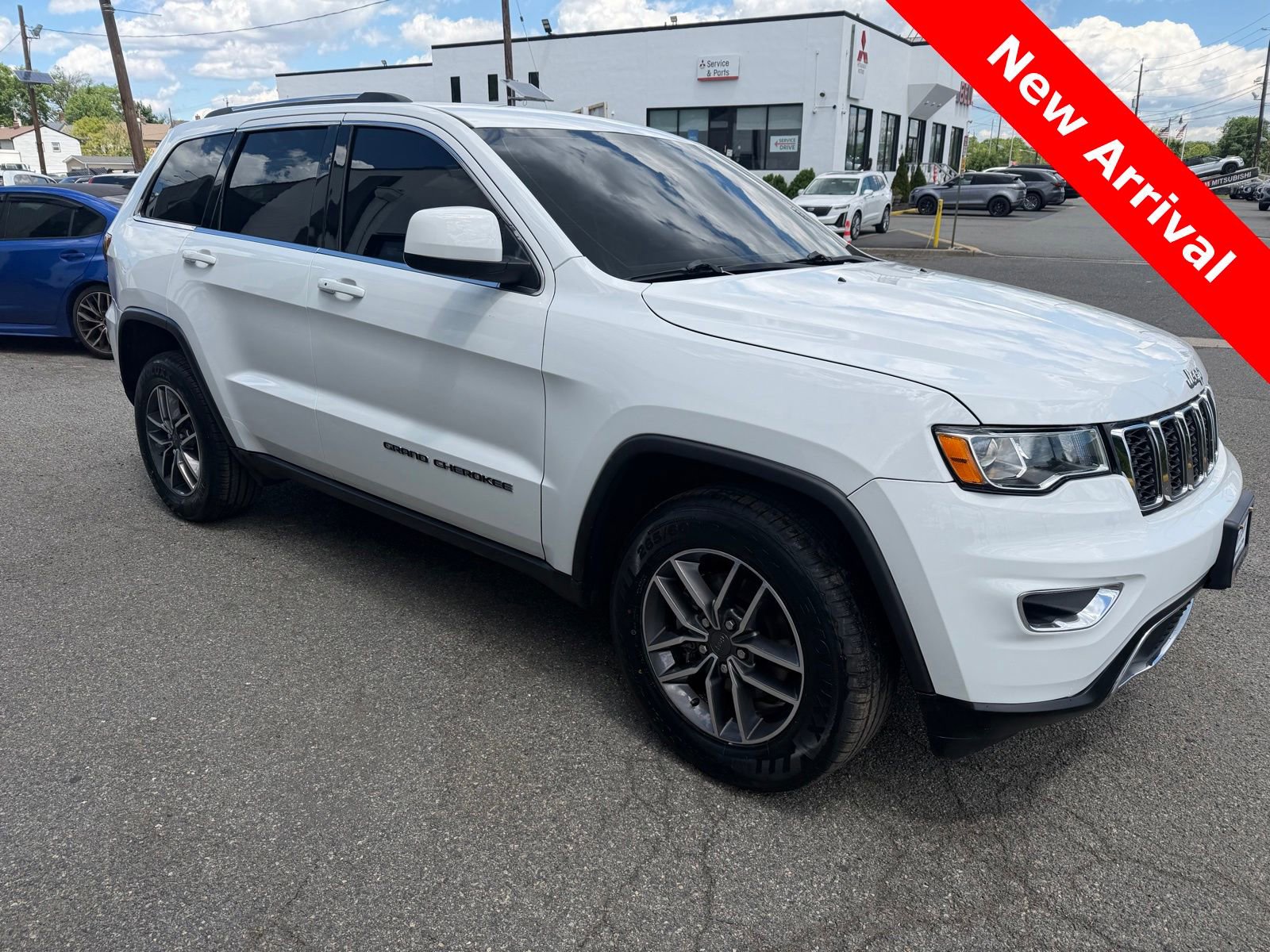 Used 2020 Jeep Grand Cherokee Laredo w/ Security & Convenience Group AWD/4WD image 1