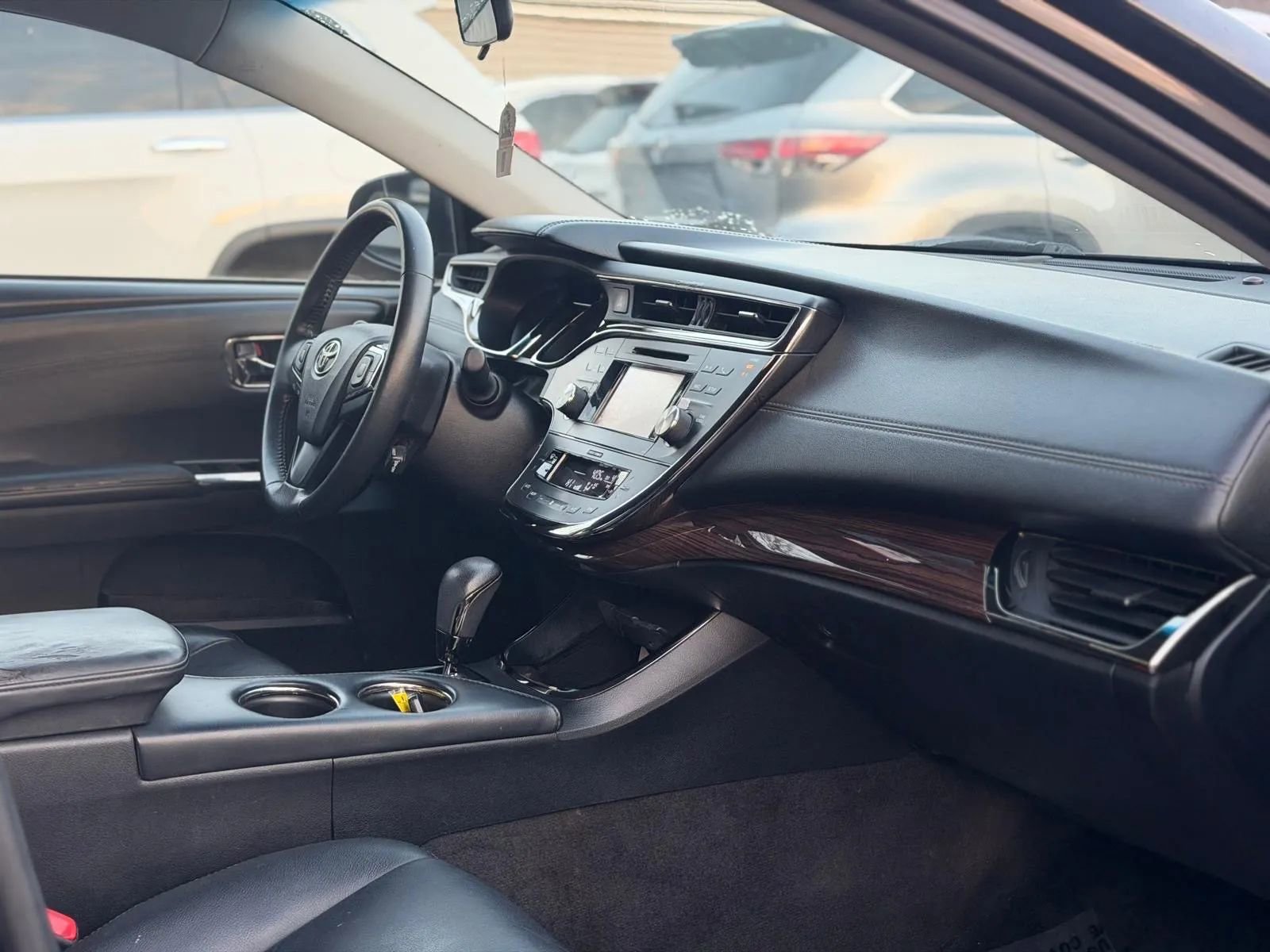 Used 2014 Toyota Avalon XLE image 12