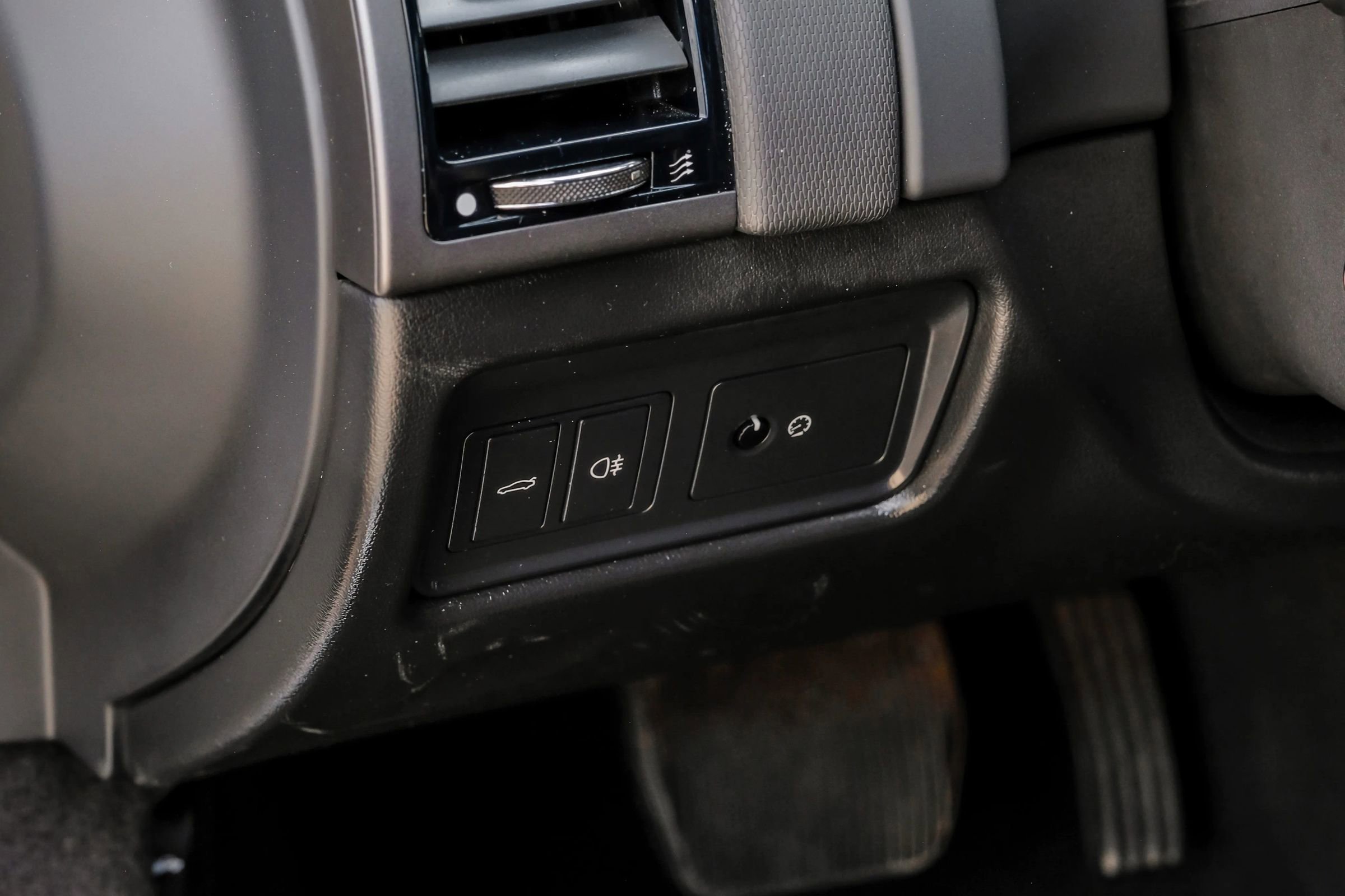 Used 2017 Jaguar F-TYPE Coupe image 24