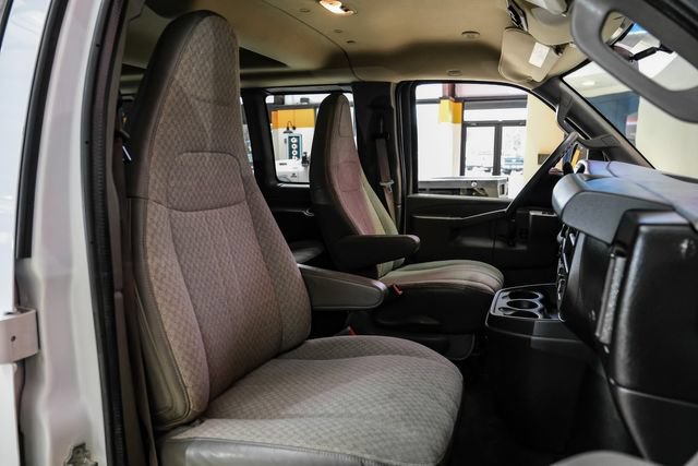 Used 2017 Chevrolet Express 3500 LT w/ LT Preferred Equipment Group RWD image 32