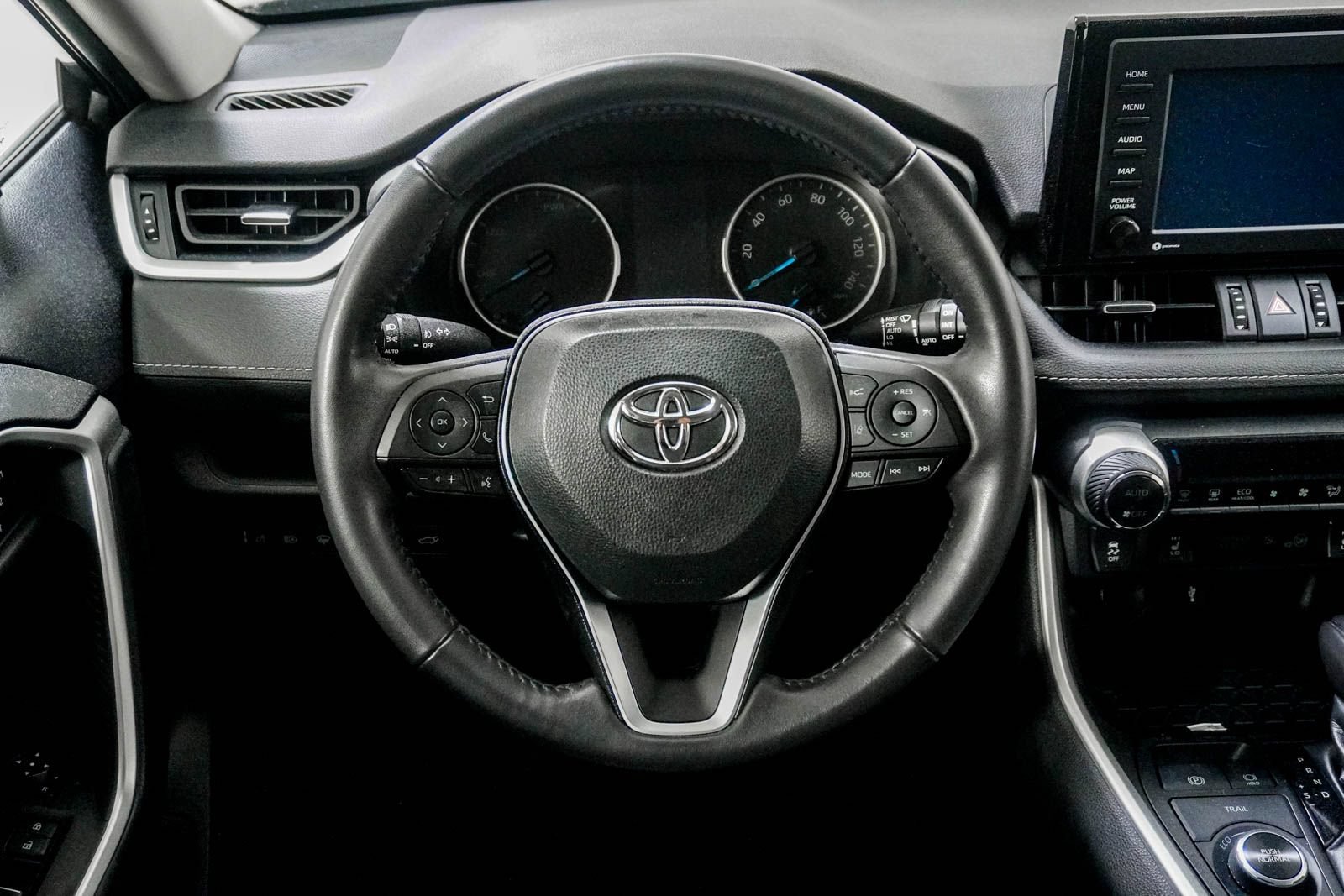 Used 2022 Toyota RAV4 XLE Premium AWD/4WD image 23