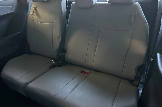 Certified 2026 Toyota Sienna XLE FWD image 19