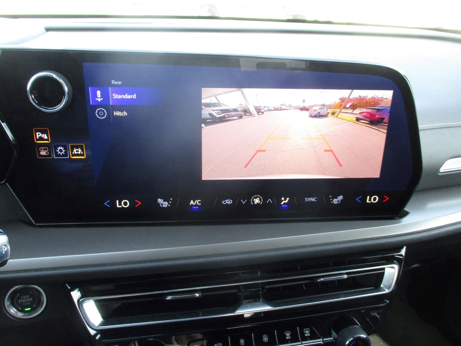 Used 2025 Chevrolet Traverse LT image 20