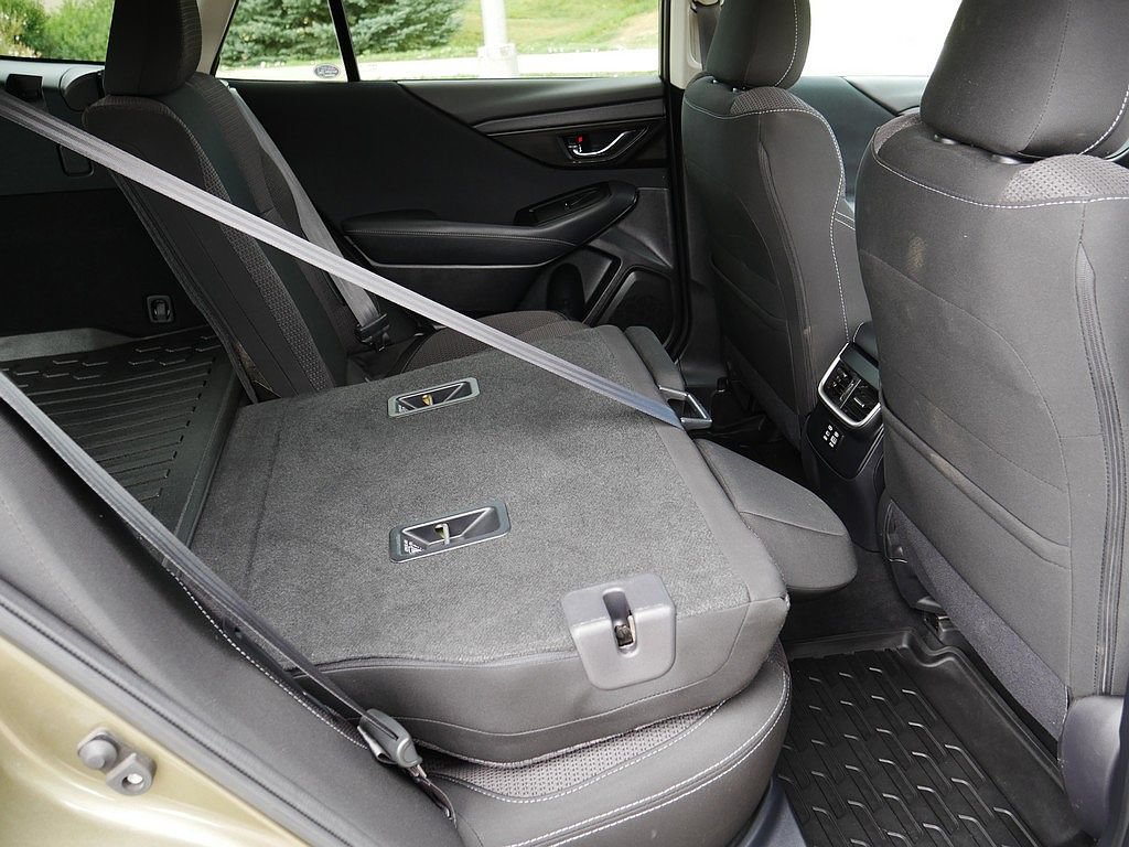 Used 2024 Subaru Outback Premium AWD/4WD image 46