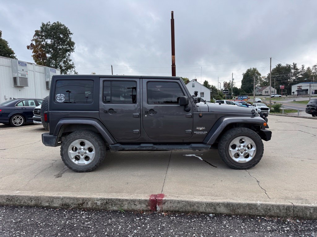 Used 2014 Jeep Wrangler Unlimited Sahara w/ Connectivity Group AWD/4WD image 5