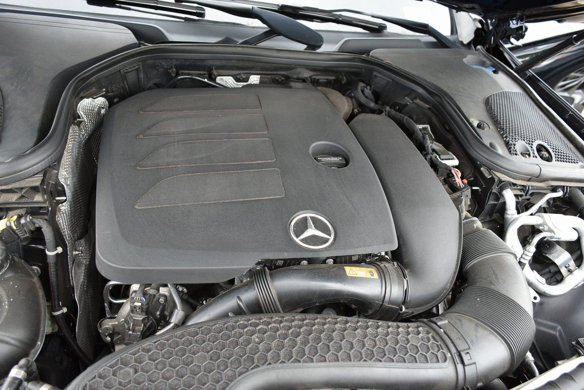 Used 2022 Mercedes-Benz E 350 Sedan w/ AMG Line Exterior image 33