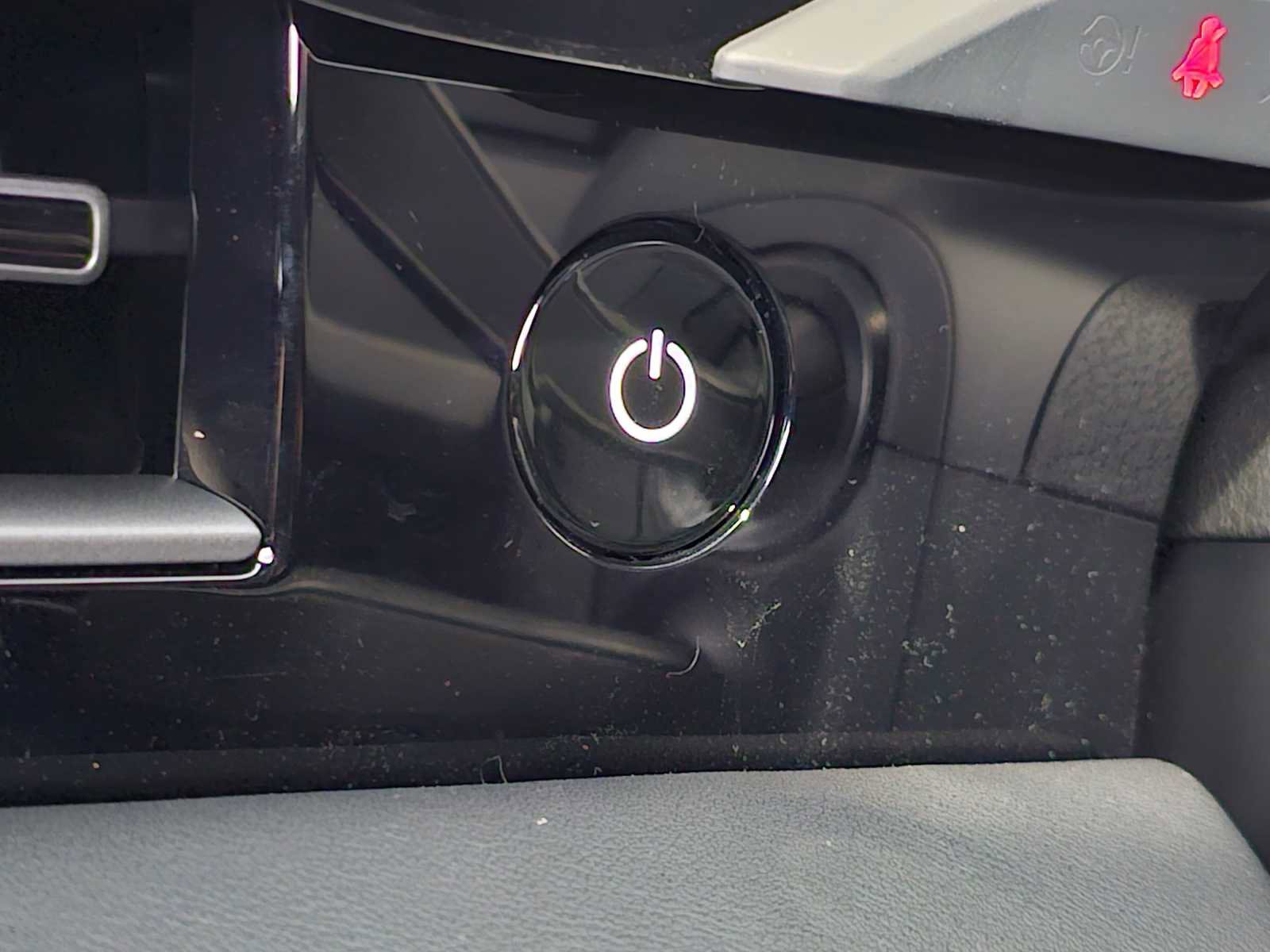 New 2025 Porsche Taycan image 33