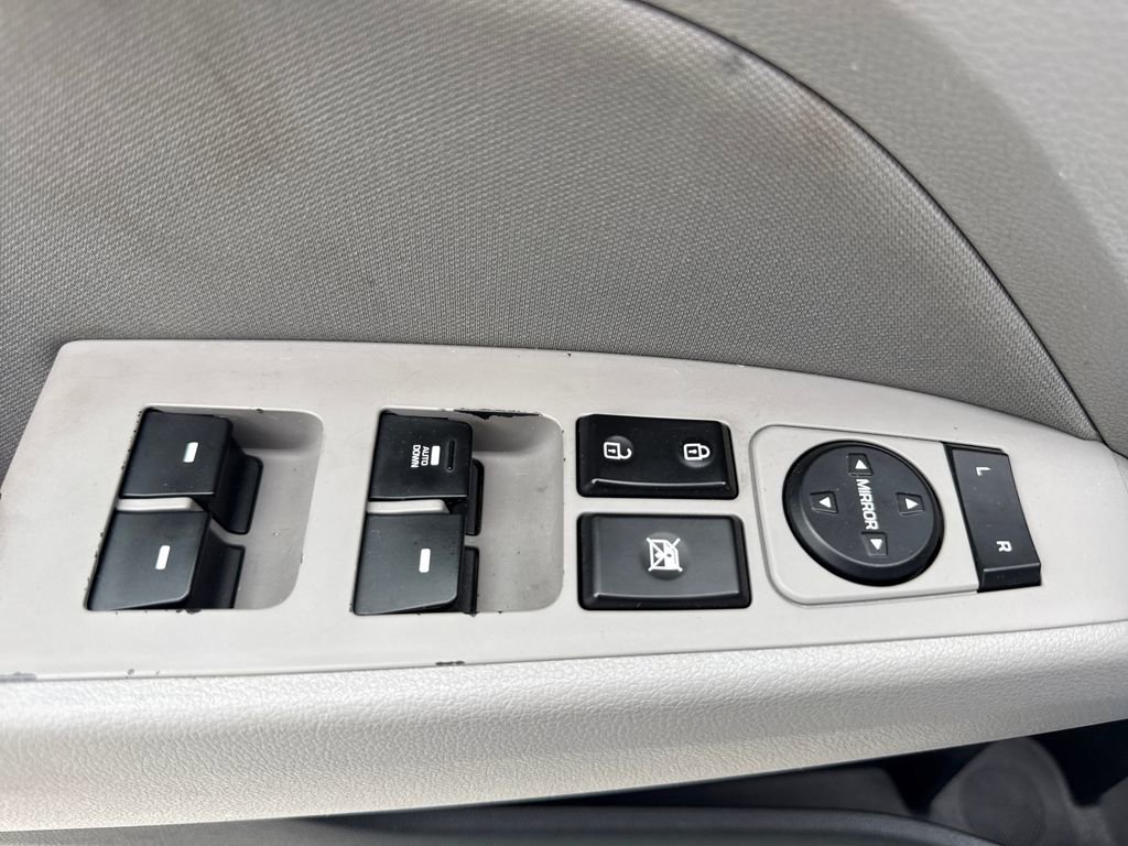 Used 2020 Hyundai Elantra SEL image 15