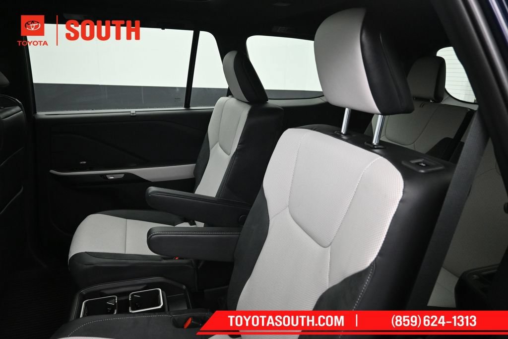 Used 2026 Lexus TX 500h AWD w/ Technology Package image 27