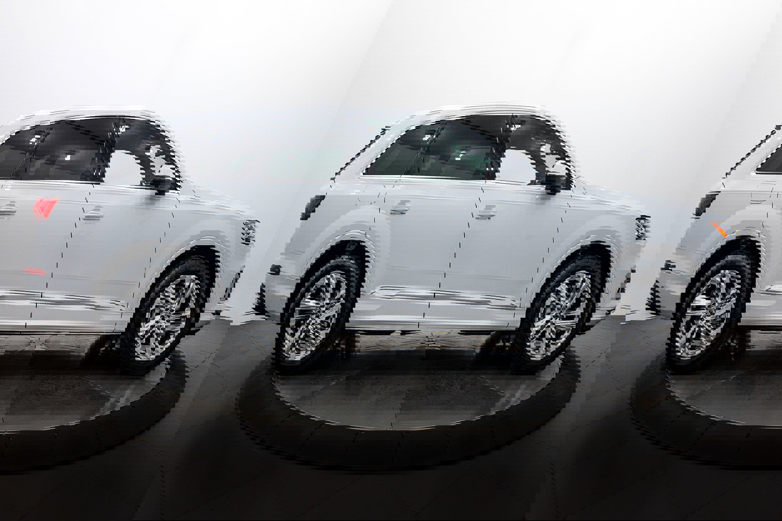 Used 2021 Audi Q7 3.0T Premium image 3