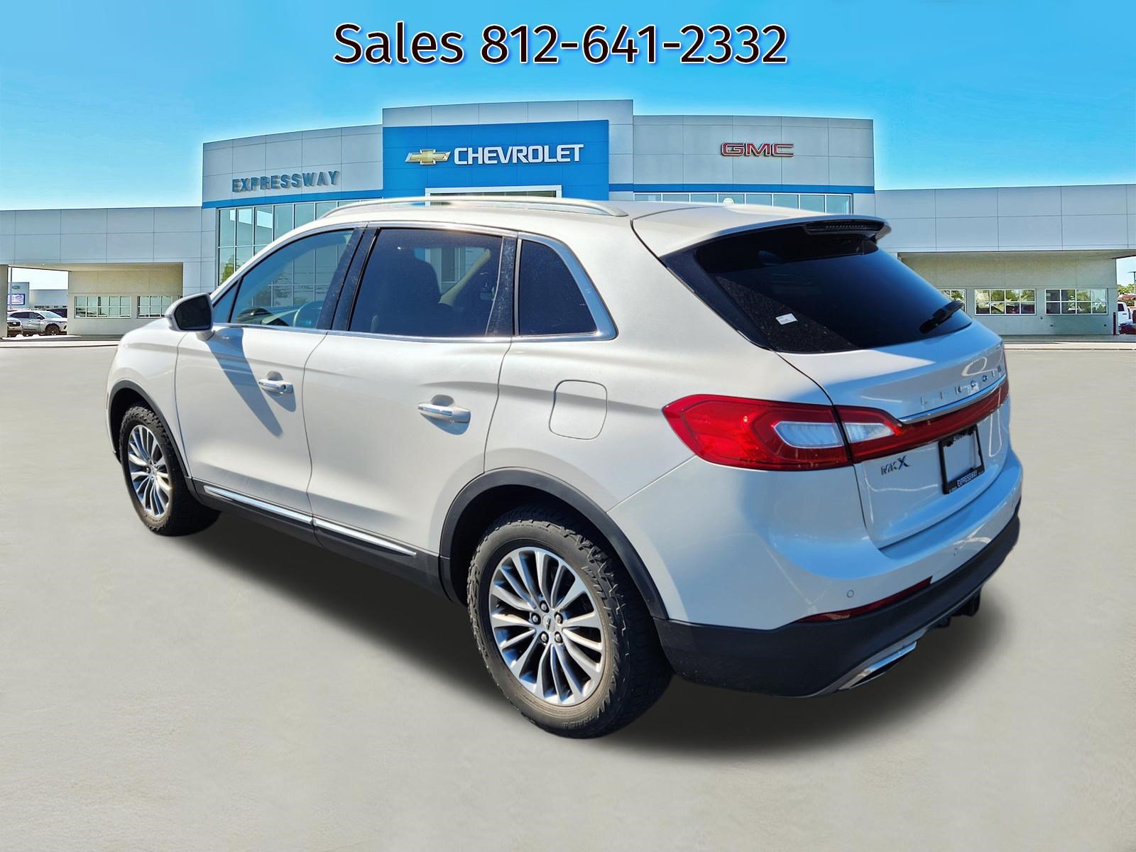 Used 2016 Lincoln MKX Select w/ Select Plus Package FWD image 5