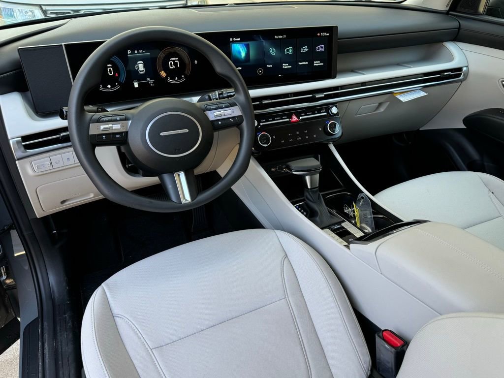 New 2025 Hyundai Tucson SEL FWD image 2