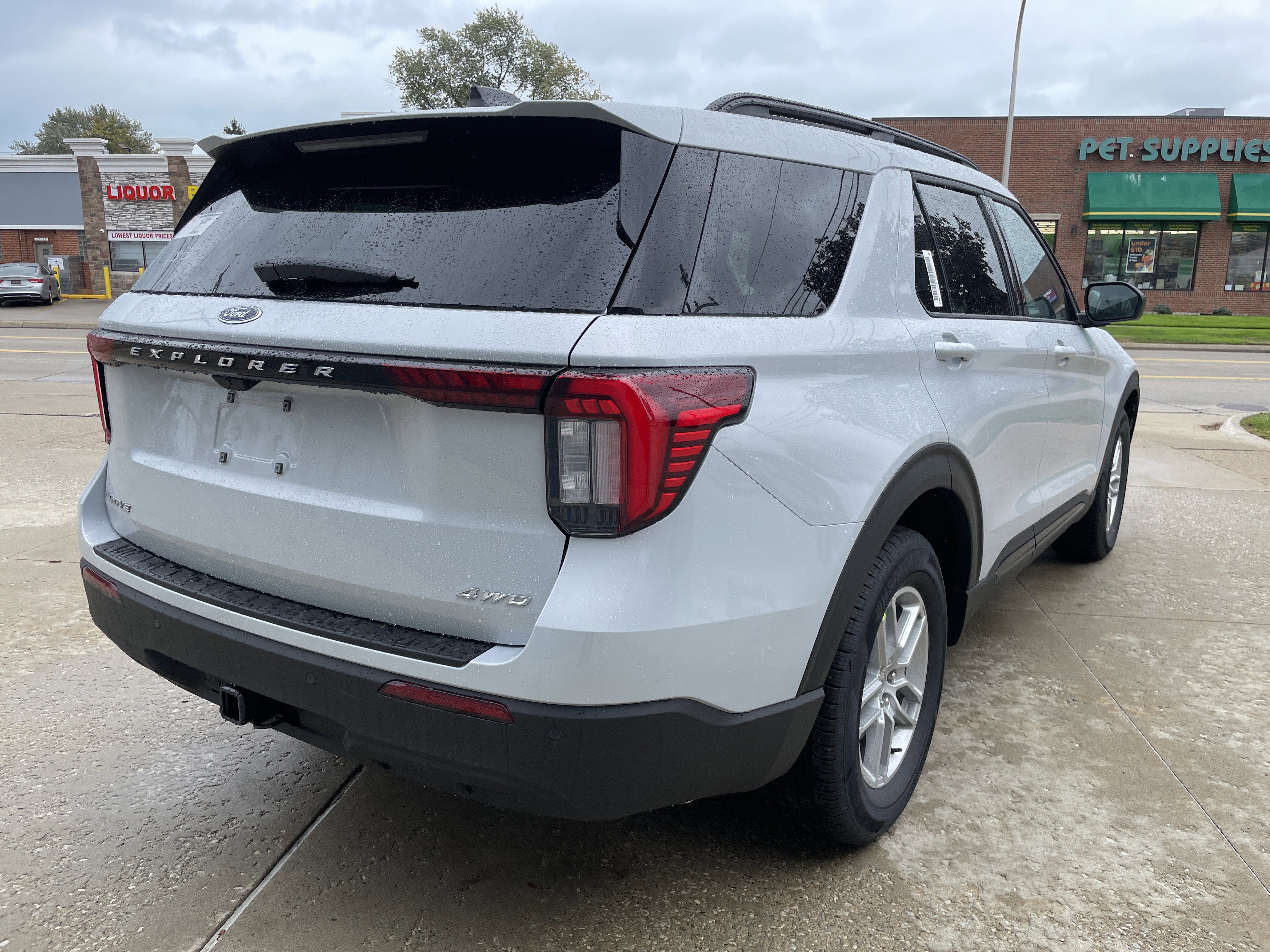 New 2026 Ford Explorer Active image 4