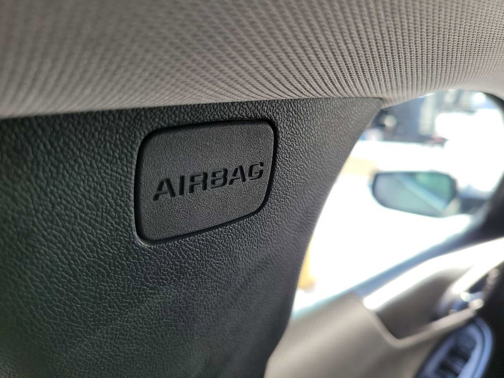 Used 2018 Chevrolet Malibu LT image 37