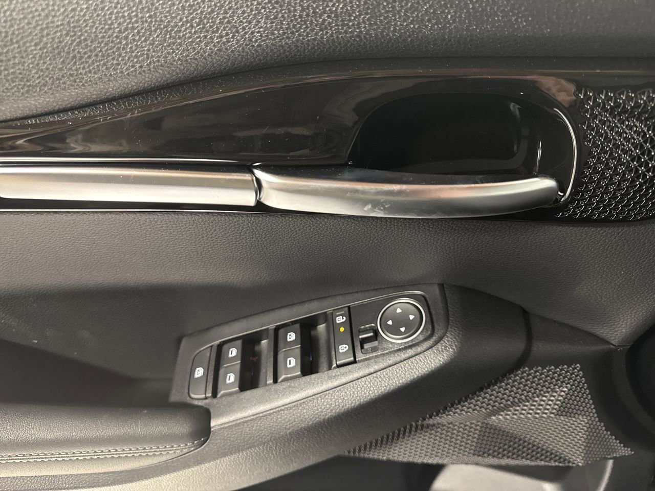 Certified 2025 Kia Seltos S AWD/4WD image 18